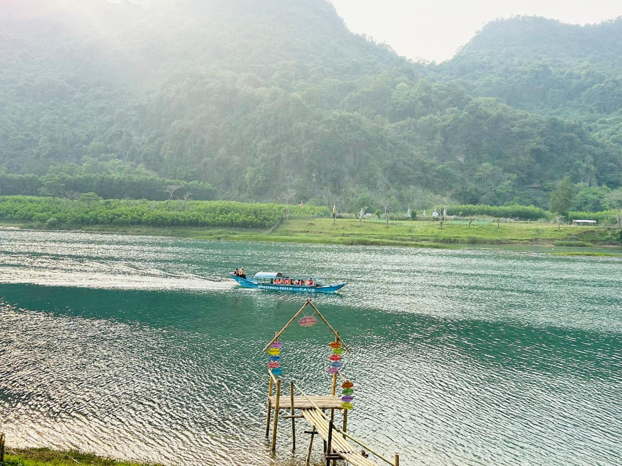 Son River House Phong Nha Zewnętrze zdjęcie