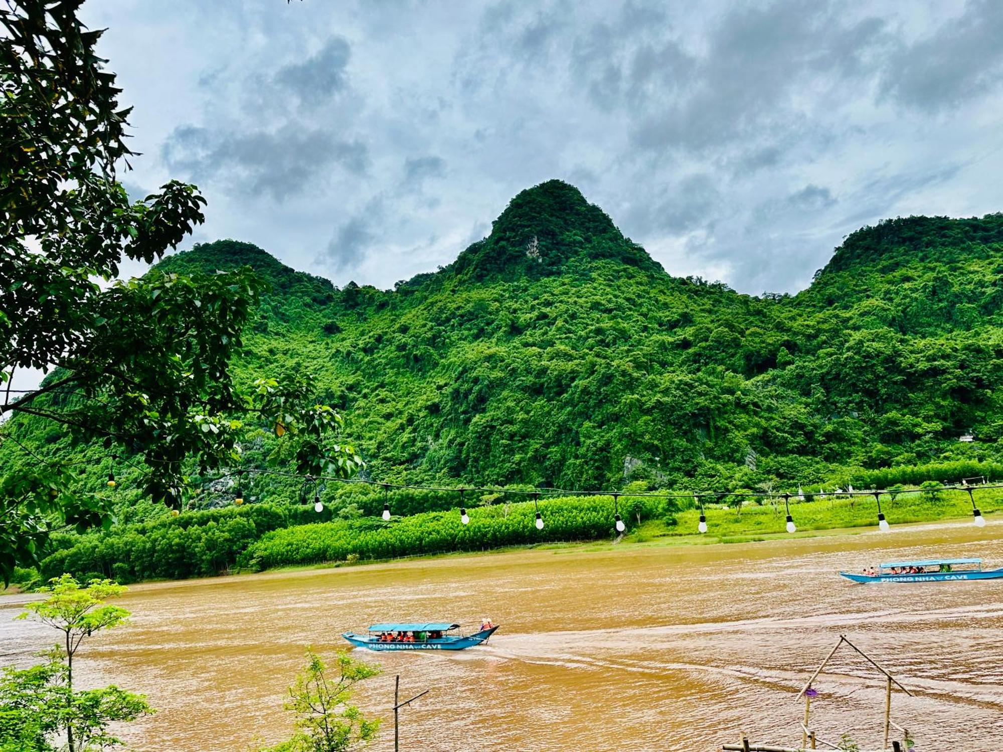 Son River House Phong Nha Zewnętrze zdjęcie